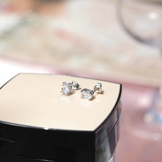 Hypoallergenic 1 Carat 925 Sterling Silver Oval Cut Cubic Zirconia Stud Earrings for Women