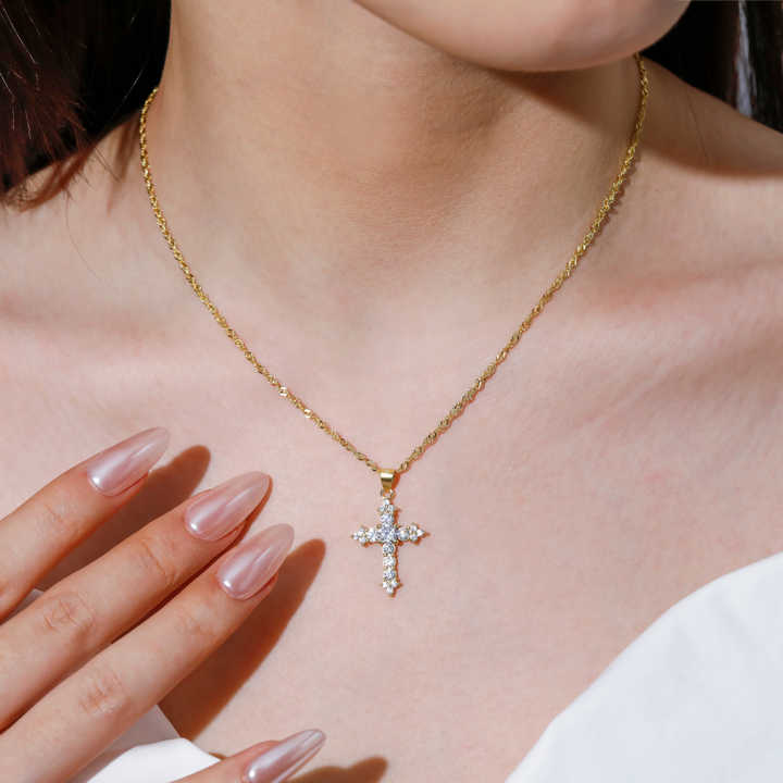 Fashion Jewelry Hypoallergenic Tarnish Free 5A Cubic Zirconia 925 Sterling Silver Cross Pendant Necklace for Party Gifts