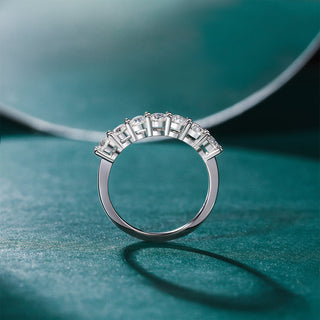 Romantic Fine Jewelry 0.7ct Round Cut VVS1 925 Sterling Silver Eternity Moissanite Ring Promise Wedding Band for Women