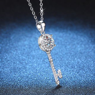 Fashion Luxury Jewelry 1Ct Round Cut Key Pendant 925 Sterling Silver Moissanite Necklaces for Women