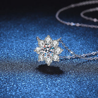 Fashion Luxury Jewelry 1Ct Round Cut Eight Petal Sunflower Pendant 925 Sterling Silver Moissanite Necklaces for Women
