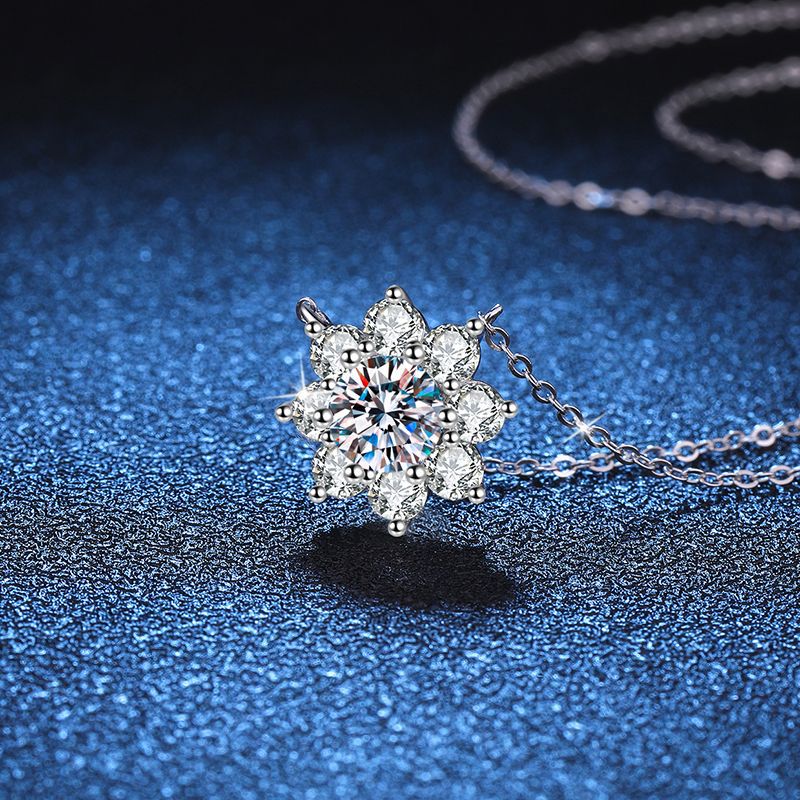 6.5mm Fashion Luxury Jewelry Round Cut Eight Petal Sunflower Pendant 925 Sterling Silver Zirconia Necklaces for Women